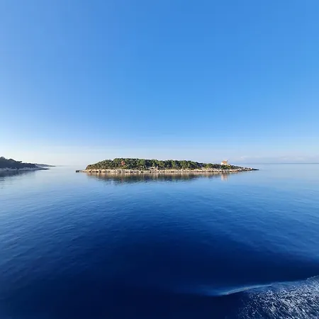 Luxury M&n In - Free Parking Split