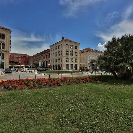 Апартаменти Luxury M&n In - Free Parking Спліт