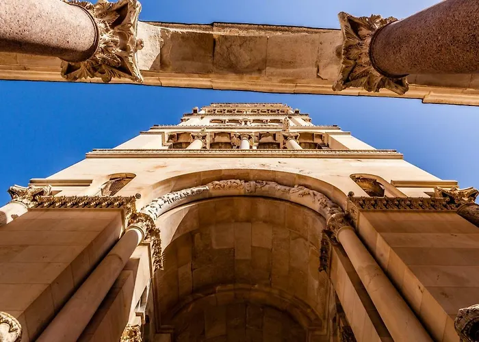 Luxury M&n In - Free Parking Split